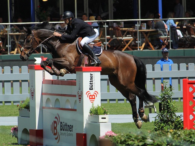 服饰专家：图赫尔英格兰首秀衣着既尊重又放松，这是男性新时尚.